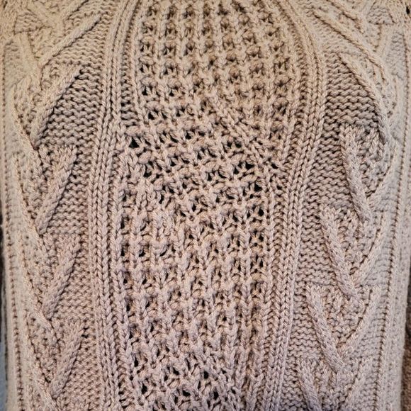 ⚜️Gap Cable Knit Sweater  - Picture 3 of 6